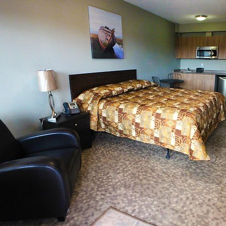 Alberta Beach Inn And Suites Extérieur photo